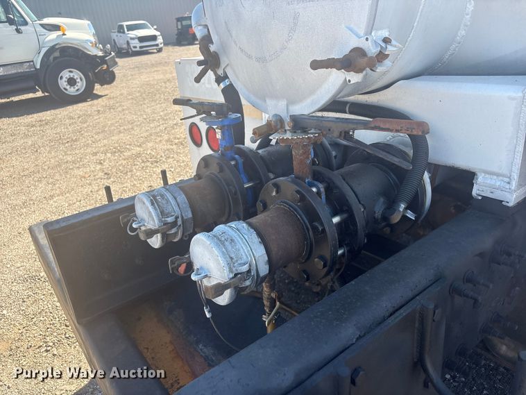 image for item EG9075 2013 Mack Granite GU713 vacuum truck