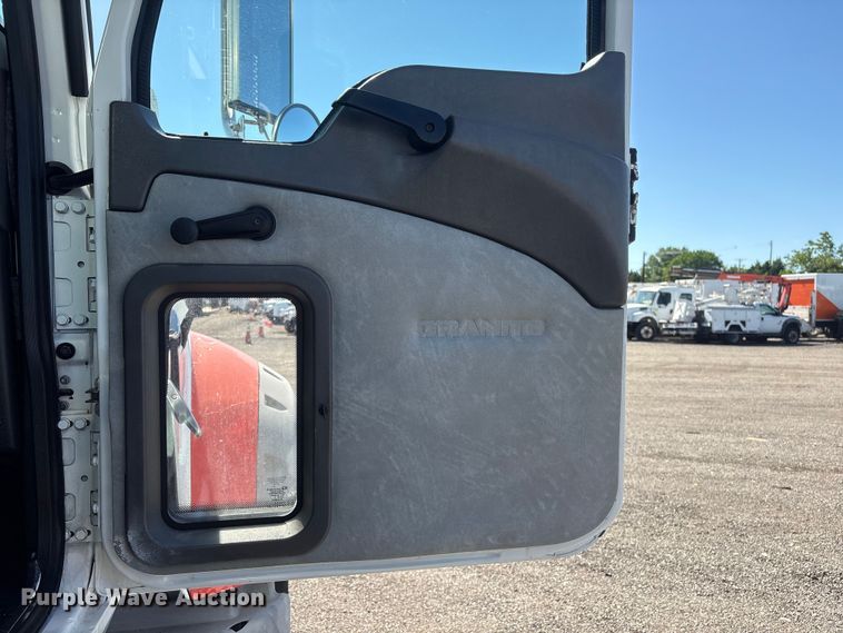 image for item EG9075 2013 Mack Granite GU713 vacuum truck