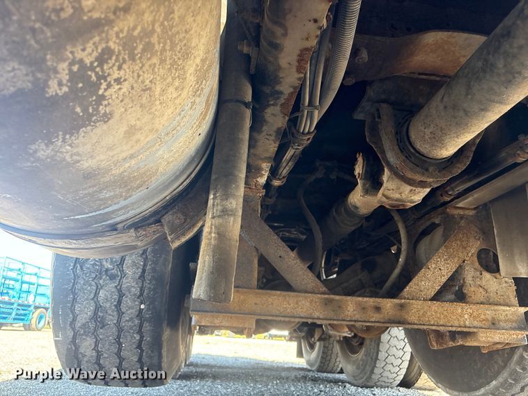 image for item EG9075 2013 Mack Granite GU713 vacuum truck