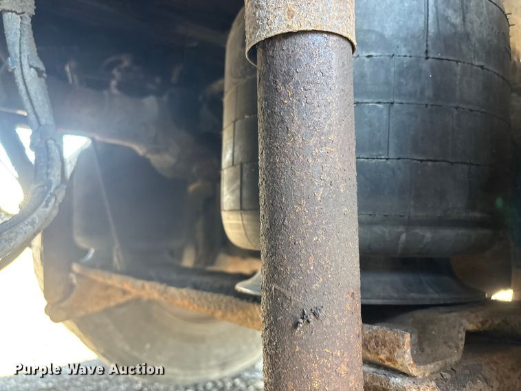 image for item EG9075 2013 Mack Granite GU713 vacuum truck