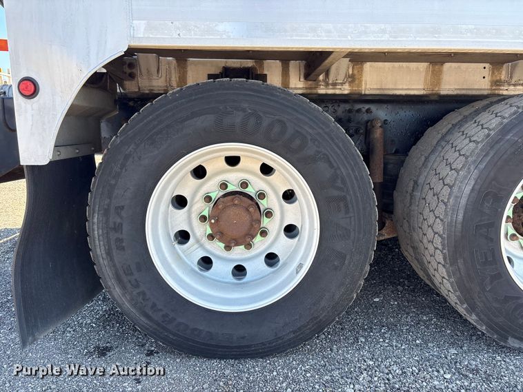 image for item EG9075 2013 Mack Granite GU713 vacuum truck