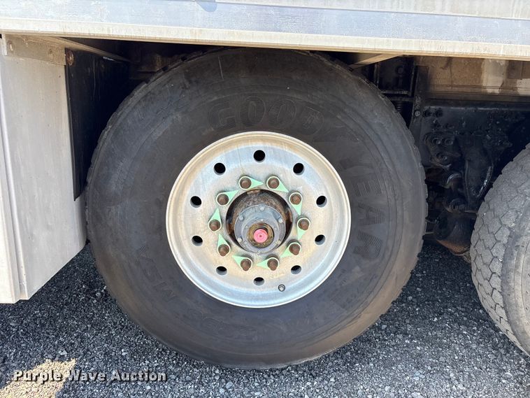 image for item EG9075 2013 Mack Granite GU713 vacuum truck