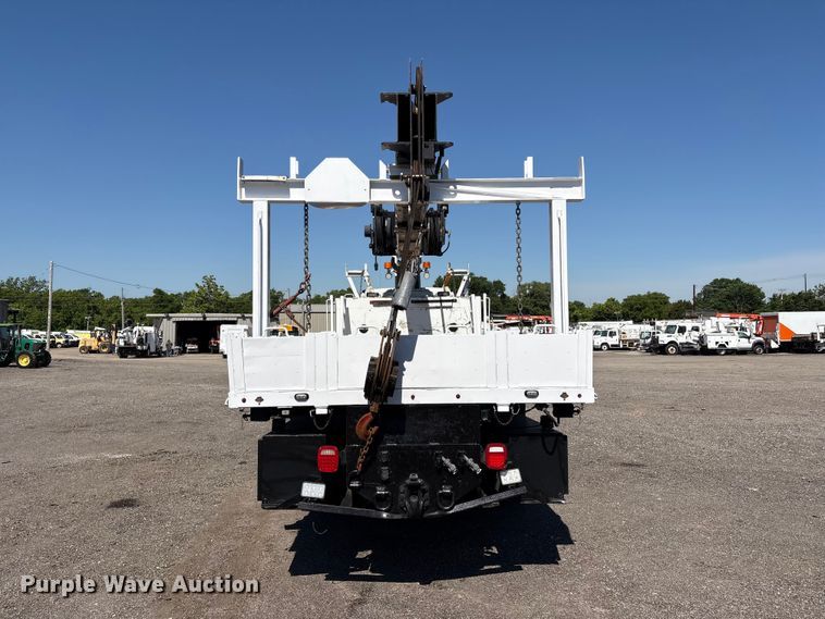 image for item EG9077 2014 Freightliner 114SD crane truck