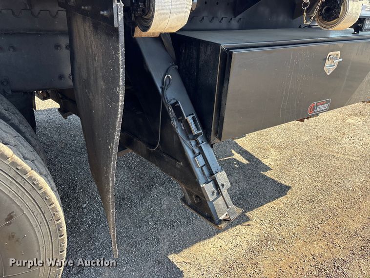 image for item EG9077 2014 Freightliner 114SD crane truck