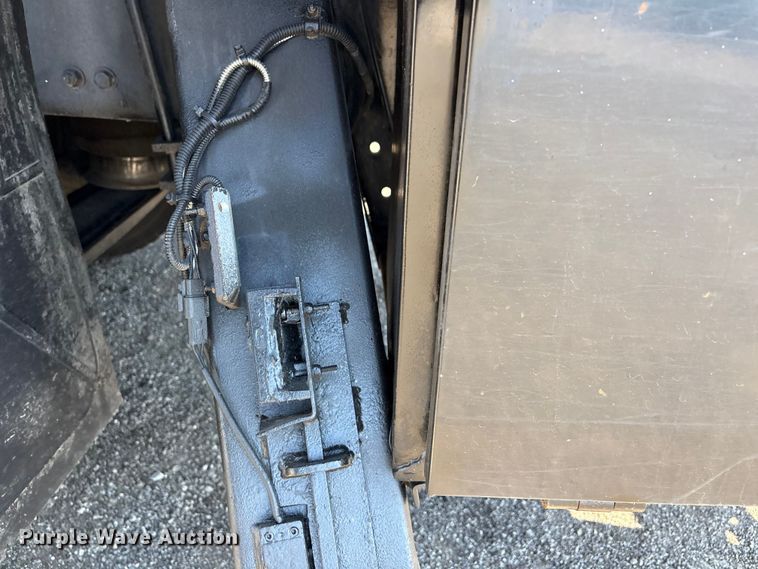 image for item EG9077 2014 Freightliner 114SD crane truck