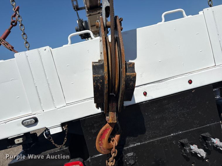 image for item EG9077 2014 Freightliner 114SD crane truck