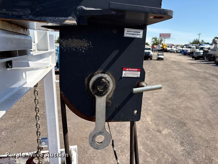 image for item EG9077 2014 Freightliner 114SD crane truck