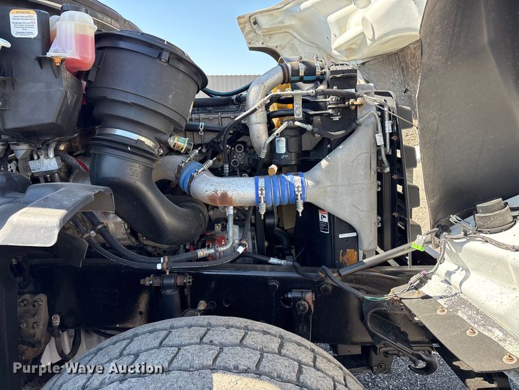 image for item EG9077 2014 Freightliner 114SD crane truck