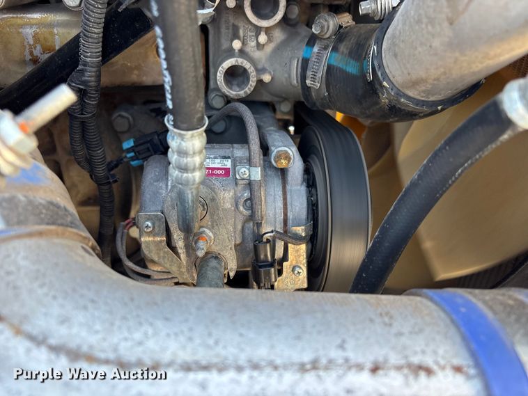 image for item EG9077 2014 Freightliner 114SD crane truck