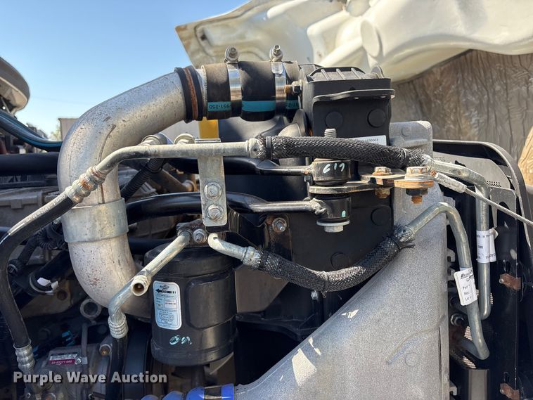 image for item EG9077 2014 Freightliner 114SD crane truck