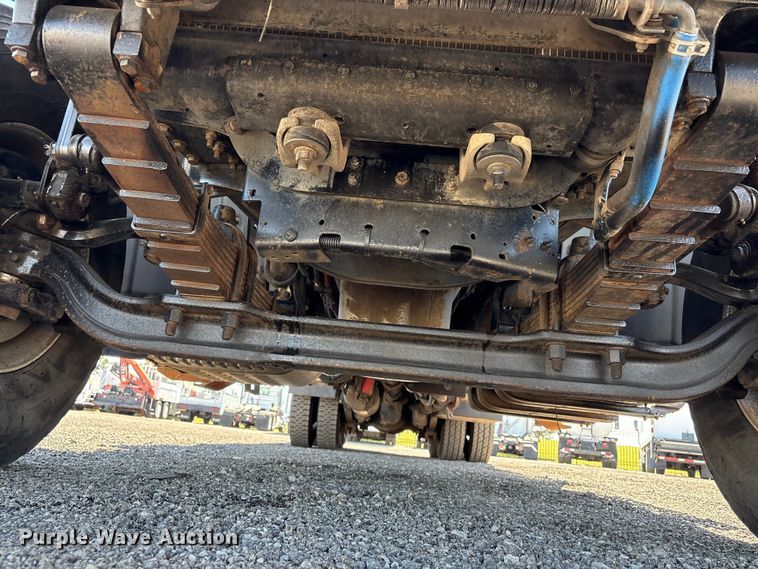 image for item EG9077 2014 Freightliner 114SD crane truck
