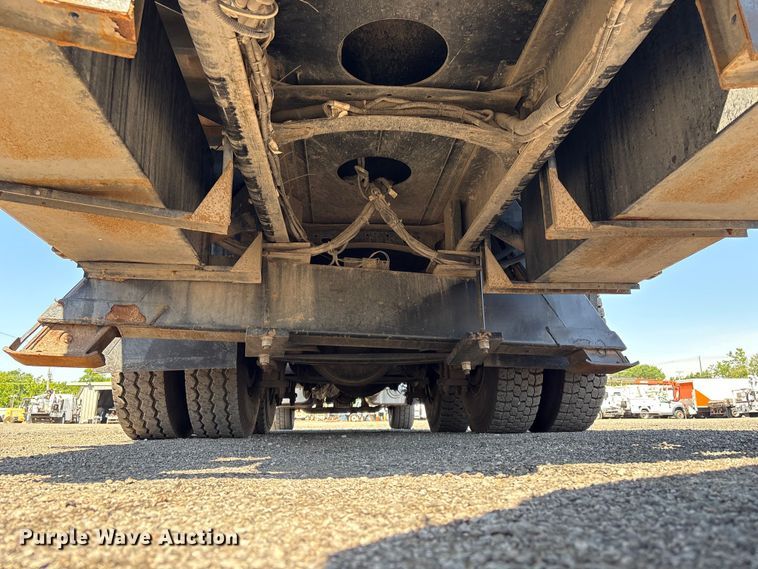 image for item EG9077 2014 Freightliner 114SD crane truck