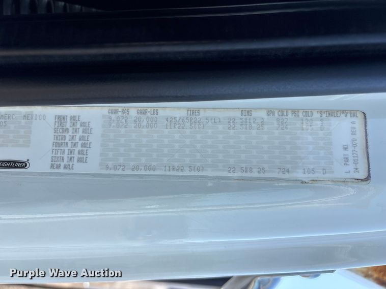 image for item EG9077 2014 Freightliner 114SD crane truck