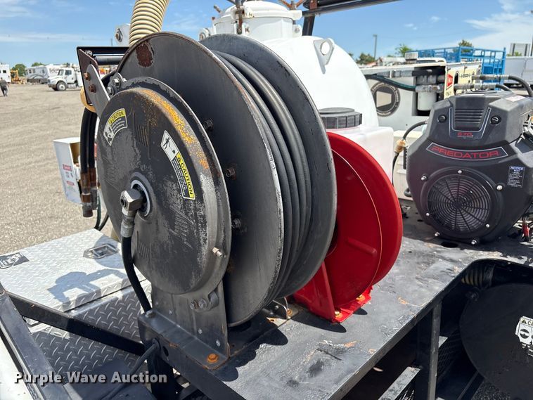 image for item EG9078 2010 EH Wachs Trav-L-Vac vacuum trailer