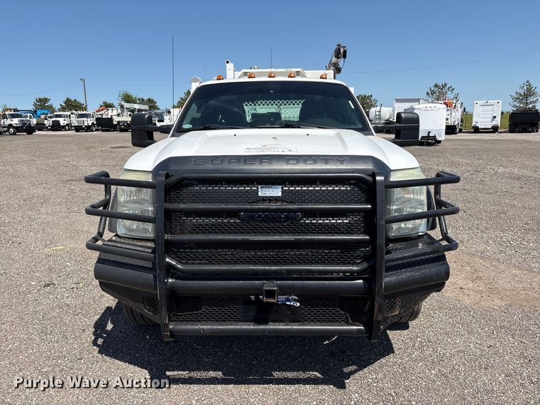 image for item EG9082 2015 Ford F550 Super Duty Crew Cab utility / service truck