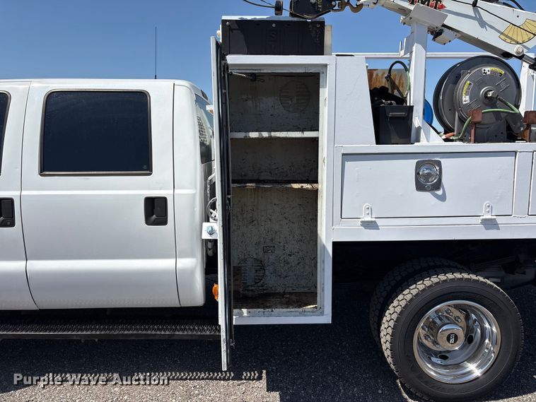 image for item EG9082 2015 Ford F550 Super Duty Crew Cab utility / service truck