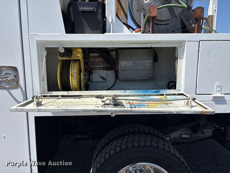 image for item EG9082 2015 Ford F550 Super Duty Crew Cab utility / service truck