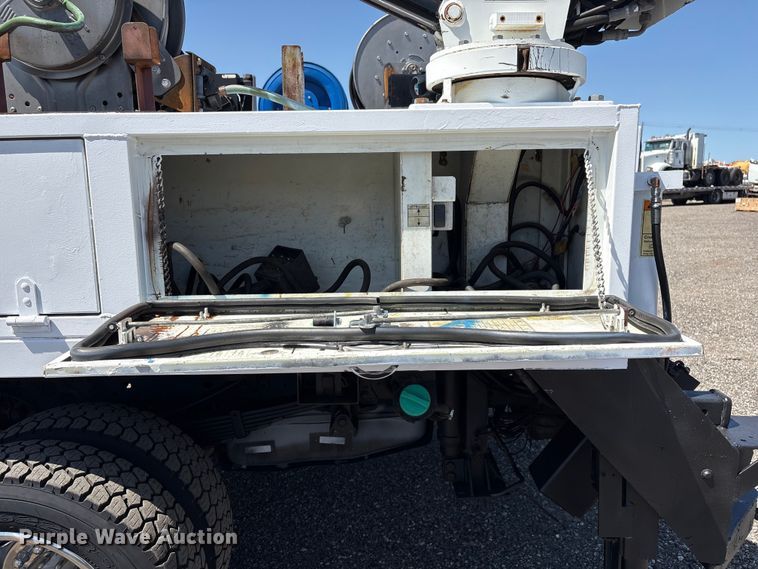 image for item EG9082 2015 Ford F550 Super Duty Crew Cab utility / service truck