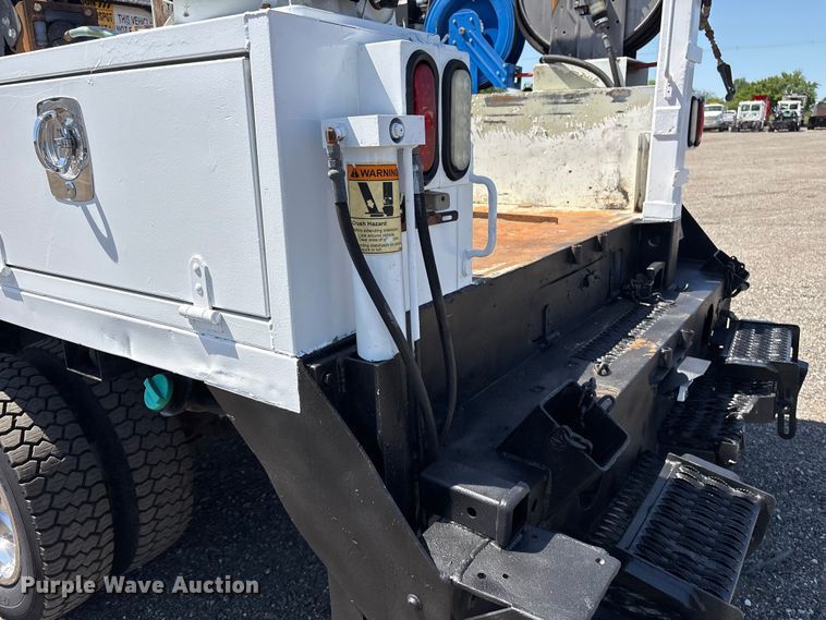 image for item EG9082 2015 Ford F550 Super Duty Crew Cab utility / service truck