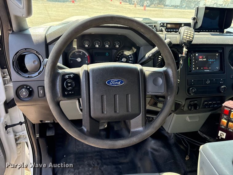 image for item EG9082 2015 Ford F550 Super Duty Crew Cab utility / service truck