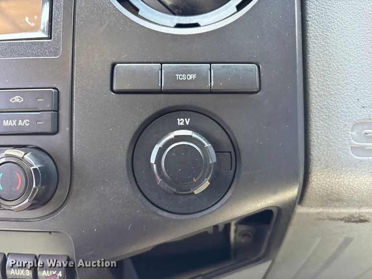 image for item EG9082 2015 Ford F550 Super Duty Crew Cab utility / service truck