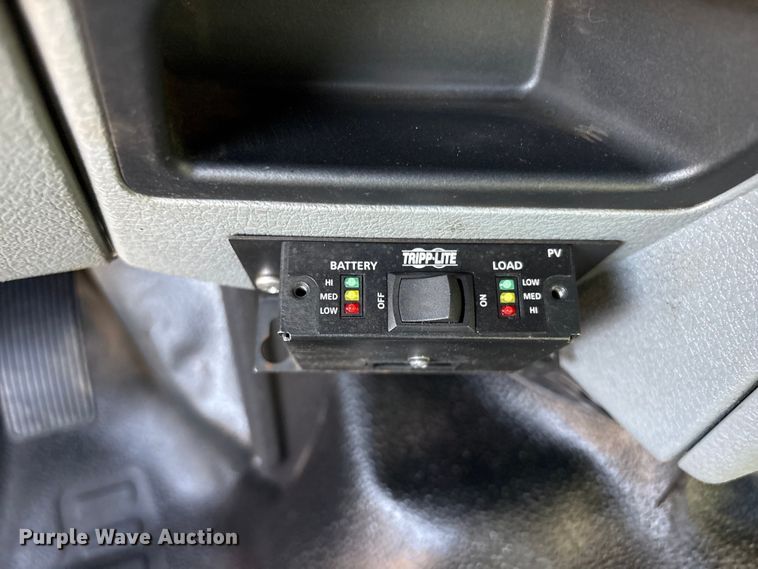 image for item EG9082 2015 Ford F550 Super Duty Crew Cab utility / service truck