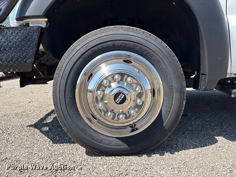 image for item EG9082 2015 Ford F550 Super Duty Crew Cab utility / service truck