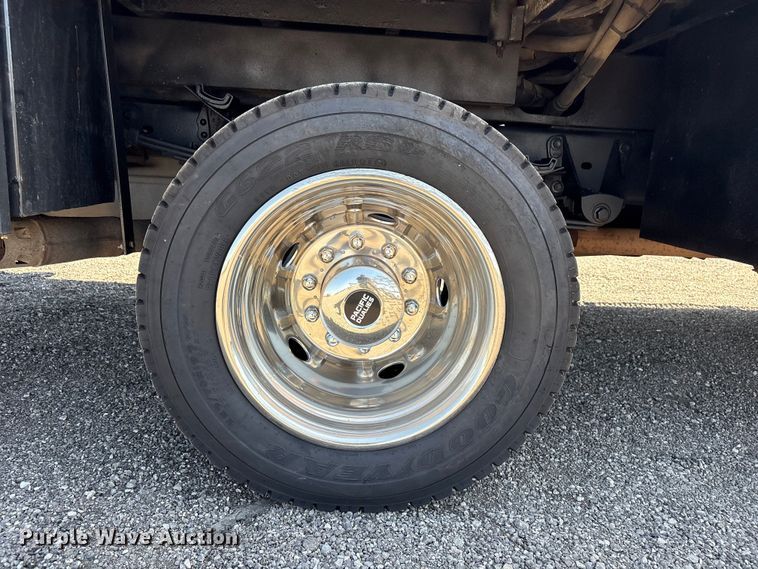 image for item EG9082 2015 Ford F550 Super Duty Crew Cab utility / service truck