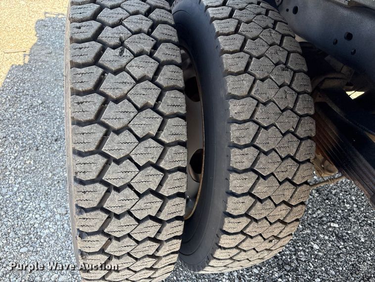image for item EG9082 2015 Ford F550 Super Duty Crew Cab utility / service truck