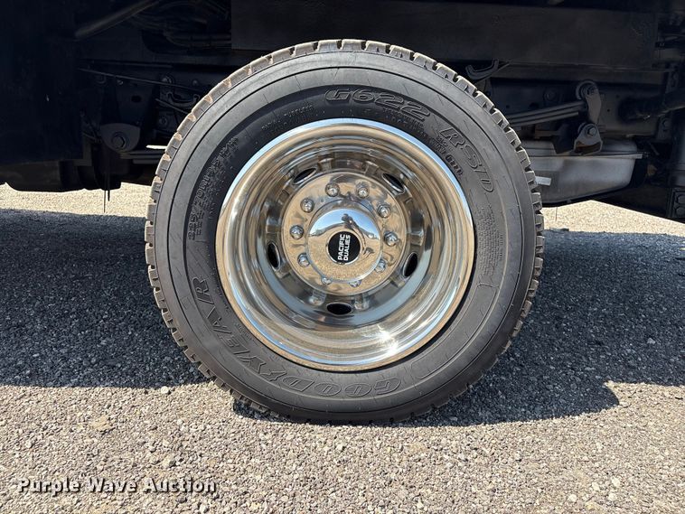 image for item EG9082 2015 Ford F550 Super Duty Crew Cab utility / service truck