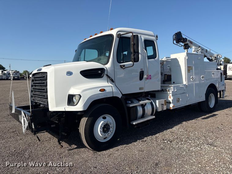 image for item EG9085 2017 Freightliner 108SD crane truck