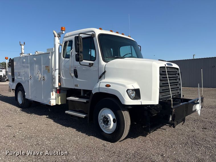 image for item EG9085 2017 Freightliner 108SD crane truck