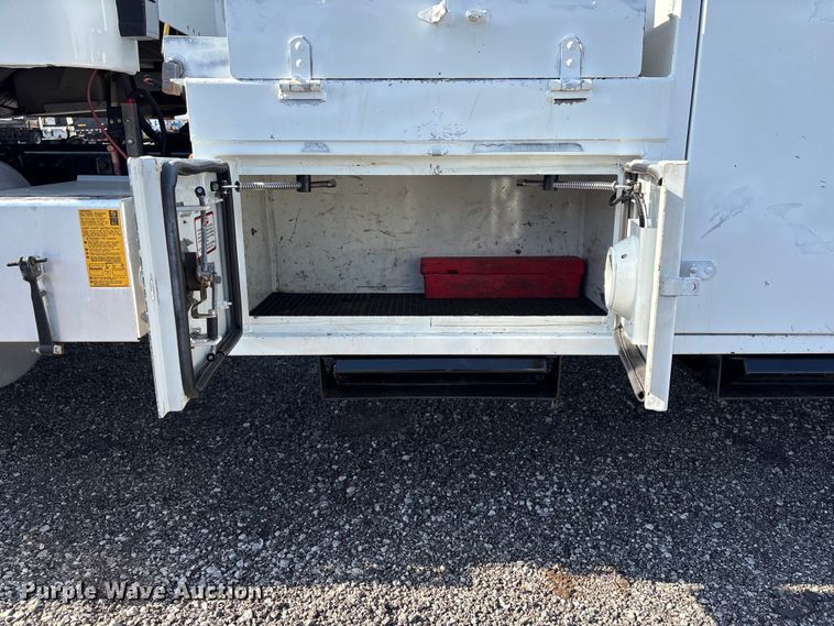 image for item EG9085 2017 Freightliner 108SD crane truck