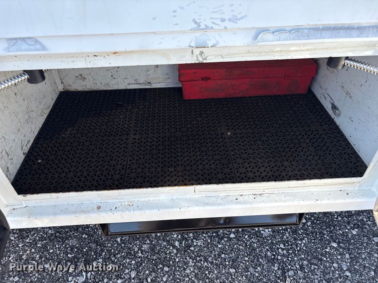 image for item EG9085 2017 Freightliner 108SD crane truck