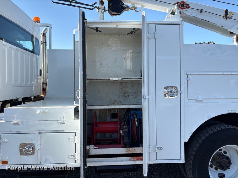 image for item EG9085 2017 Freightliner 108SD crane truck