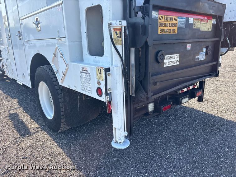 image for item EG9085 2017 Freightliner 108SD crane truck