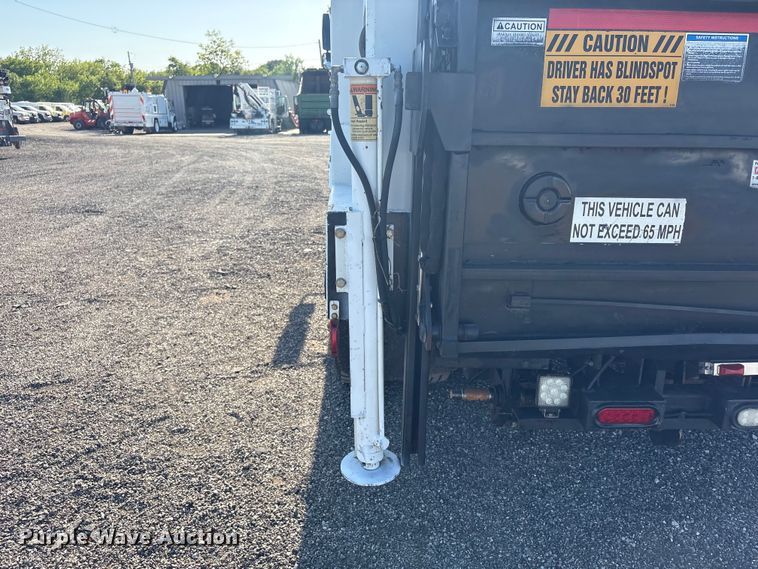 image for item EG9085 2017 Freightliner 108SD crane truck