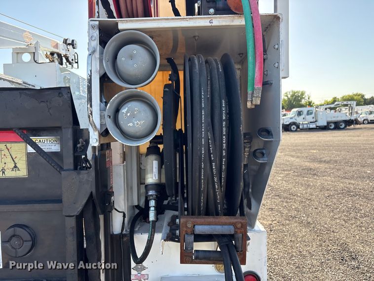 image for item EG9085 2017 Freightliner 108SD crane truck