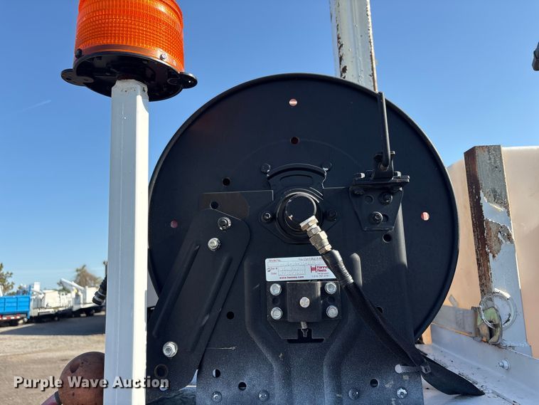 image for item EG9085 2017 Freightliner 108SD crane truck