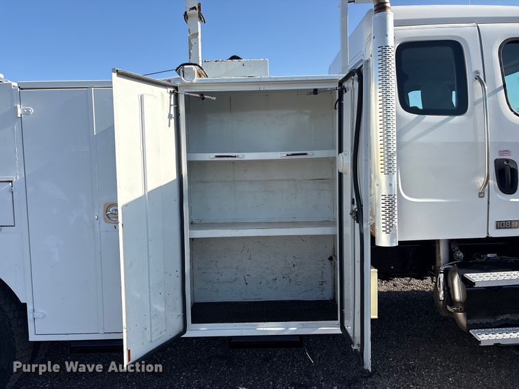 image for item EG9085 2017 Freightliner 108SD crane truck