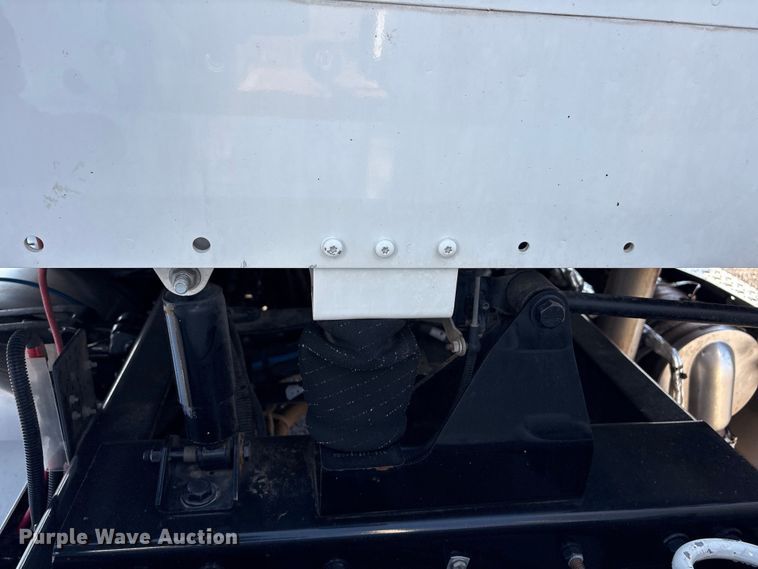image for item EG9085 2017 Freightliner 108SD crane truck