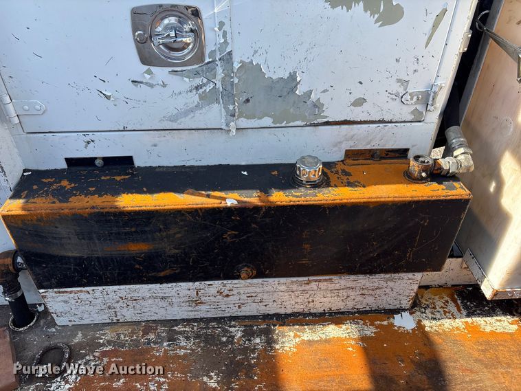 image for item EG9085 2017 Freightliner 108SD crane truck