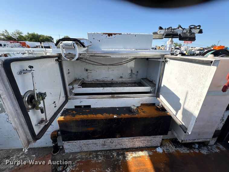 image for item EG9085 2017 Freightliner 108SD crane truck