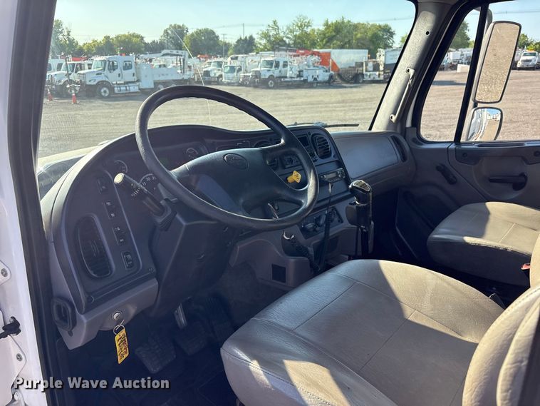 image for item EG9085 2017 Freightliner 108SD crane truck