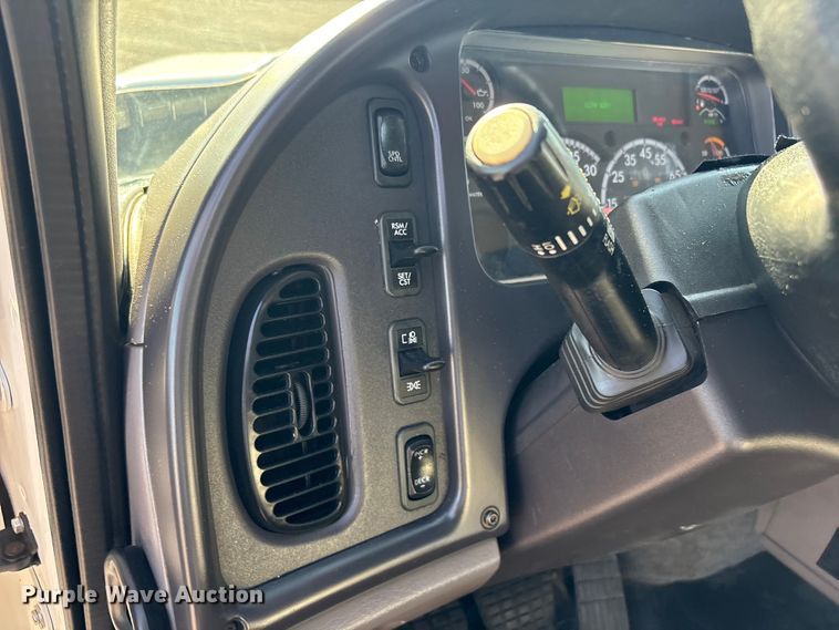 image for item EG9085 2017 Freightliner 108SD crane truck