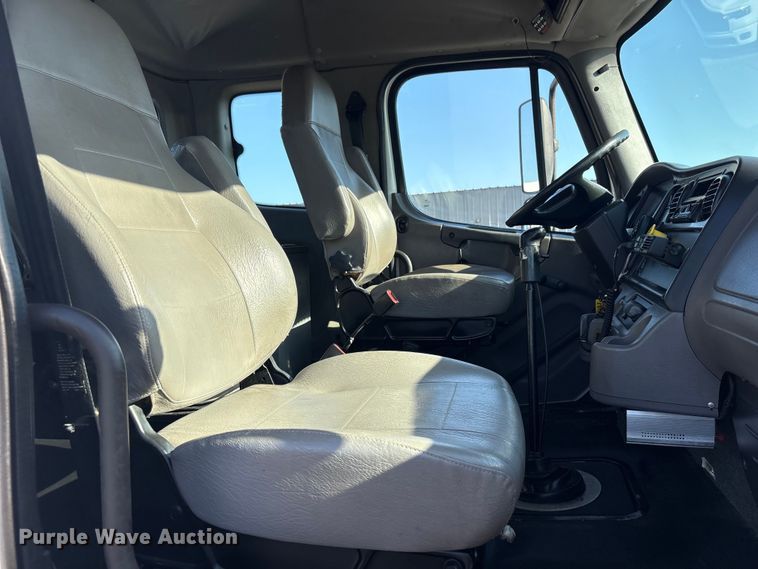image for item EG9085 2017 Freightliner 108SD crane truck