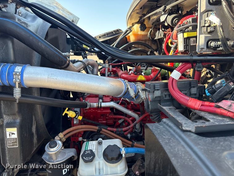 image for item EG9085 2017 Freightliner 108SD crane truck