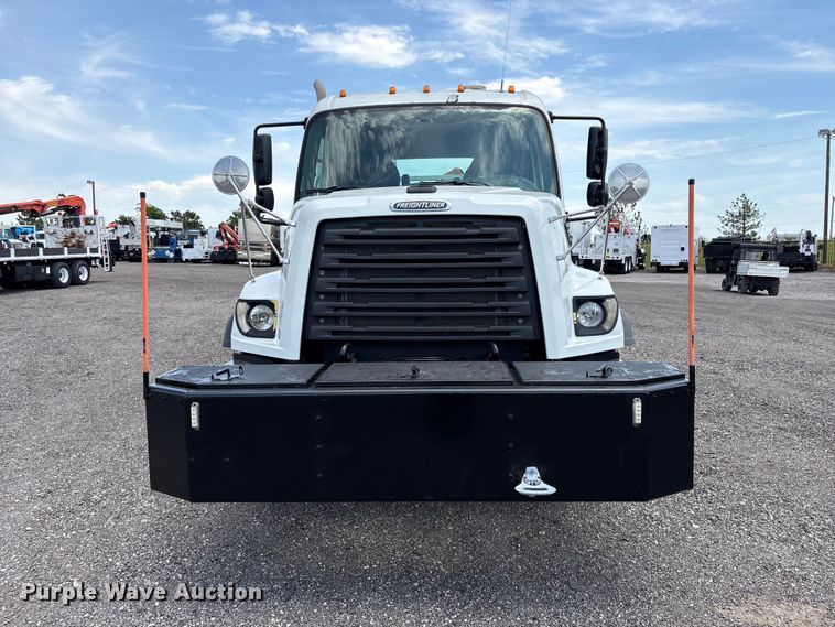image for item EG9090 2014 Freightliner 108SD crane truck