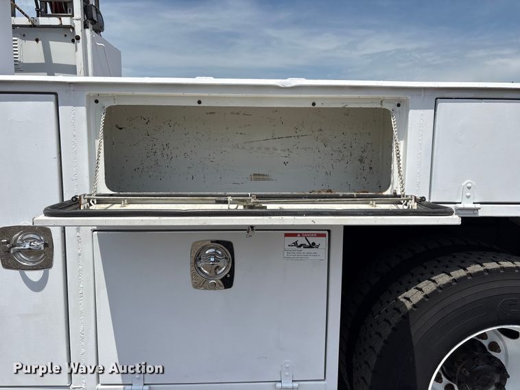 image for item EG9090 2014 Freightliner 108SD crane truck