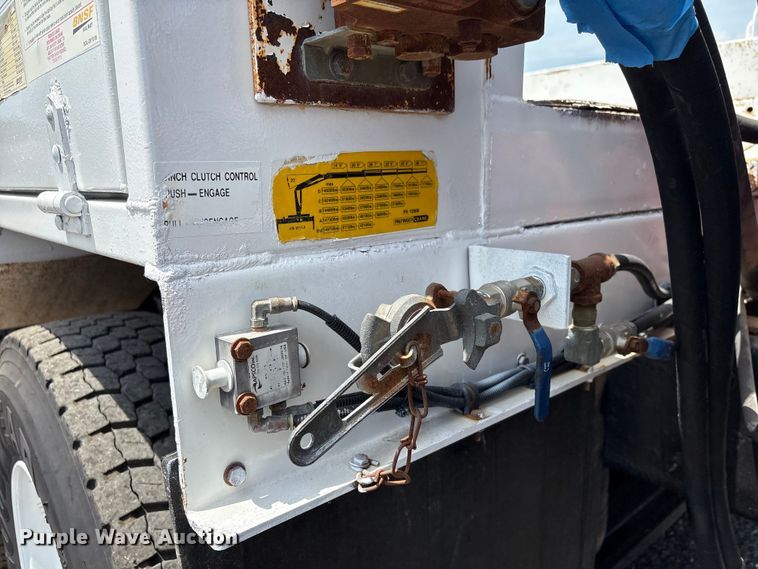 image for item EG9090 2014 Freightliner 108SD crane truck